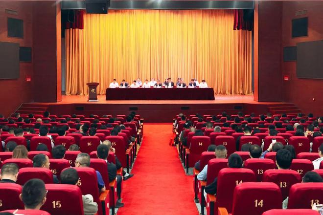 奋进的夏！ 街道书记、主任一周冰球突破技巧乘着五月的风拥抱(图13)